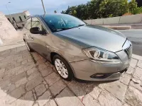 Usata Lancia Delta 120 CV (88 kW) 2010 Giallo Utilitaria