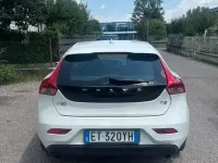 Usata Volvo V40 120 CV (88 kW) 2014 Bianco Berlina
