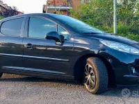 Usata Peugeot 207 73 CV (53 kW) 2013 Nero Berlina