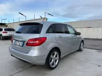 Usata Mercedes B180 Premium 109 CV (80 kW) 2012 Grigio Monovolume