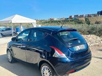 Usata Lancia Ypsilon 69 CV (50 kW) 2018 Blu Utilitaria