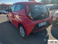 Usata Toyota Aygo Cool 72 CV (52 kW) 2020 Rosso Utilitaria