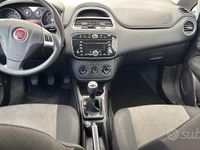 Usata Fiat Punto Lounge 85 CV (62 kW) 2015 Grigio Utilitaria