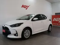 Usata Toyota Yaris Hybrid Business Edition 116 CV (85 kW) 2022 Bianco Berlina