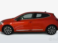 Usata Renault Clio V Techno 145 CV (106 kW) 2022 Arancione Berlina