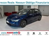 Usata VW Golf VIII LOUNGE 116 CV (85 kW) 2022 Blu Berlina