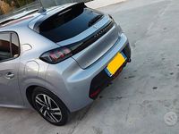 Usata Peugeot 208 Allure 101 CV (74 kW) 2021 Grigio Utilitaria