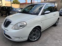 Usata Lancia Ypsilon 60 CV (44 kW) 2008 Bianco Utilitaria