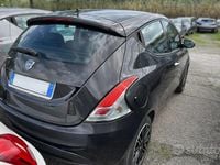 Usata Lancia Ypsilon Silver 69 CV (50 kW) 2023 Grigio Utilitaria