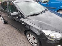 Begagnad Kia Ceed 115 HK (84 kW) 2011 Svart Halvkombi