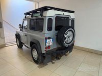 Usata Land Rover Defender SE 122 CV (89 kW) 2010 Grigio Station wagon