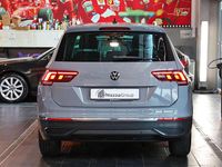 Usata VW Tiguan Life 131 CV (96 kW) 2022 Grigio SUV