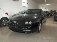 Usata Alfa Romeo Spider 155 CV (114 kW) 1999 Nero Cabrio