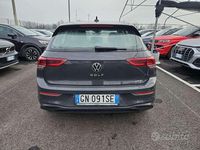 Usata VW Golf VIII Life 110 CV (80 kW) 2023 Grigio Berlina