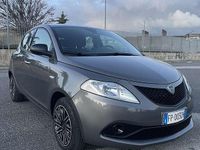Usata Lancia Ypsilon Platinum 69 CV (50 kW) 2018 Grigio Utilitaria