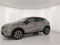 Usata Renault Captur Techno 160 CV (117 kW) 2022 Grigio SUV