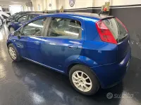 Usata Fiat Grande Punto Active 65 CV (47 kW) 2007 Bluazzurro Utilitaria