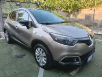 Usata Renault Captur 90 CV (66 kW) 2015 Oro SUV