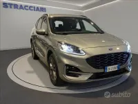 Usata Ford Kuga ST-Line X 225 CV (165 kW) 2023 Grigio metallizzato SUV