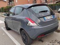 Usata Lancia Ypsilon 69 CV (50 kW) 2014 Grigio Utilitaria