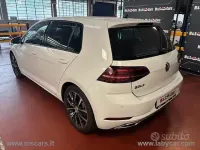 Usado VW Golf VII Highline 125 CV (91 kW) 2018 Blanco Berlina