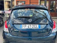 Usata Lancia Ypsilon 69 CV (50 kW) 2018 Blu/azzurro Utilitaria
