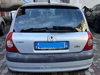 Usata Renault Clio II Privilege 75 CV (55 kW) 2003 Grigio Berlina