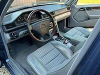 Usata Mercedes E500 320 CV (235 kW) 1993 Blu Berlina