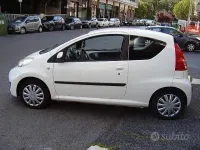 Käytetty Peugeot 107 68 HP (50 kW) 2010 Valkoinen Viistoperä