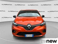 Käytetty Renault Clio V Techno 145 HP (106 kW) 2023 Oranssi Sedan