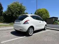 Usata Lancia Ypsilon 69 CV (50 kW) 2016 Bianco Utilitaria