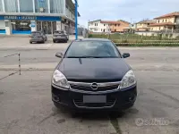 Usata Opel Astra 101 CV (74 kW) 2007 Nero Berlina