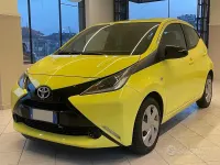 Usata Toyota Aygo 69 CV (50 kW) 2017 Giallo Utilitaria