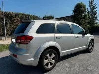 Usata Dodge Journey 140 CV (102 kW) 2010 Grigio SUV