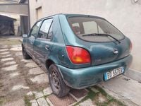 Usata Ford Fiesta Studio 75 CV (55 kW) 1999 Verde Utilitaria