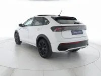 Usata VW Taigo R-line 150 CV (110 kW) 2023 Pure white nero SUV