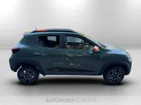 Usata Dacia Spring Expression 19 kW (26 CV) 2023 Lichen kaki Utilitaria