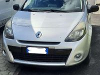 Usata Renault Clio III Luxe 101 CV (74 kW) 2010 Argento Berlina