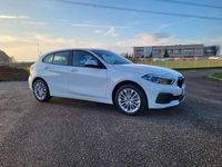 Usata BMW 116 Advantage 109 CV (80 kW) 2023 White pastello Utilitaria