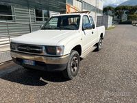 Usata Toyota HiLux SR5 97 CV (71 kW) 2000 Bianco Pick-up