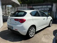 Usata Alfa Romeo Giulietta Exclusive 105 CV (77 kW) 2012 Bianco Utilitaria
