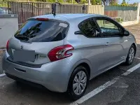 Usata Peugeot 208 Active 68 CV (50 kW) 2012 Grigio Utilitaria