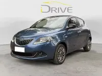 Usata Lancia Ypsilon Gold 69 CV (50 kW) 2023 Blu Utilitaria