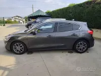 Usata Ford Focus Titanium 120 CV (88 kW) 2019 Grigio Berlina