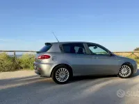 Usata Alfa Romeo 147 120 CV (88 kW) 2008 Grigio Utilitaria