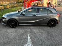 Usata Mercedes A160 90 CV (66 kW) 2017 Marrone Berlina