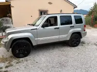Usata Jeep Cherokee 200 CV (147 kW) 2010 Grigio SUV