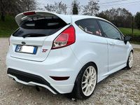 Usata Ford Fiesta ST 182 CV (133 kW) 2015 Bianco Berlina