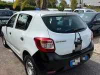 Usata Dacia Sandero Lauréate 72 CV (52 kW) 2013 Bianco Berlina