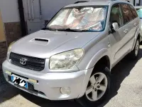 Usata Toyota RAV4 116 CV (85 kW) 2005 Argento SUV